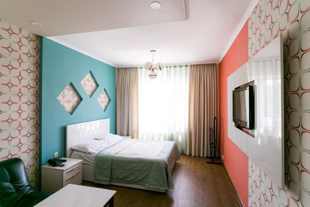 Delphin Guest House Bishkek Luaran gambar
