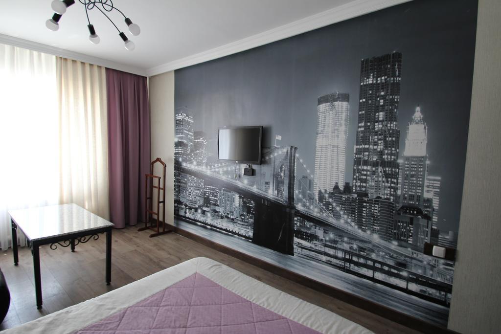 Delphin Guest House Bishkek Luaran gambar